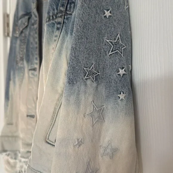 Blank NYC Light Ombre Jean Jacket with Stars on Sleeve - Size Small Like New - Picture 2 of 5